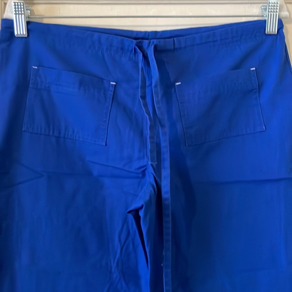 Scrub pants. Perfect for healthcare worker. - Picture 2 of 5